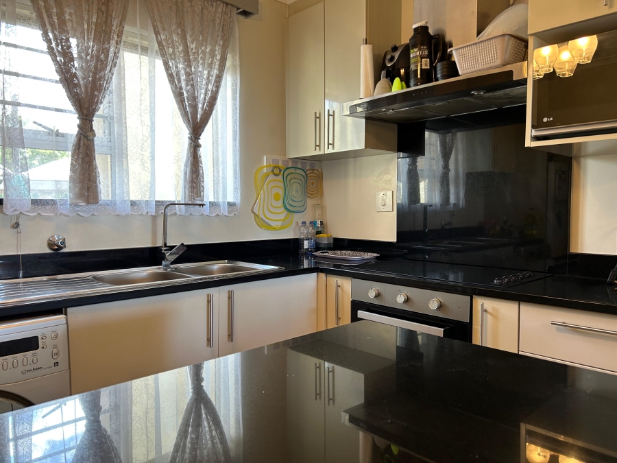 2 Bedroom Property for Sale in Goose Valley Western Cape